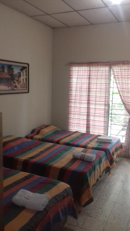 Hostal Dona Marta San Salvador Kültér fotó